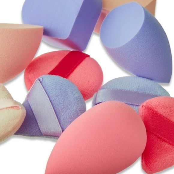 Bridgerton True Love 10 Piece Makeup Blending Sponges & Powder Puffs New Set - Picture 5 of 7